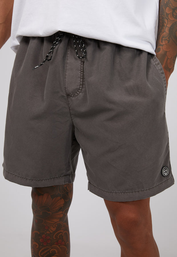 ILLUSION SHORT