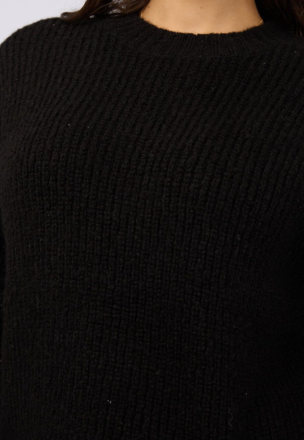 SELENA KNIT TOP