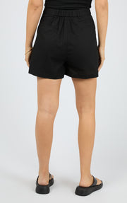 ESSENTIAL BERMUDA SHORT