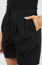 ESSENTIAL BERMUDA SHORT