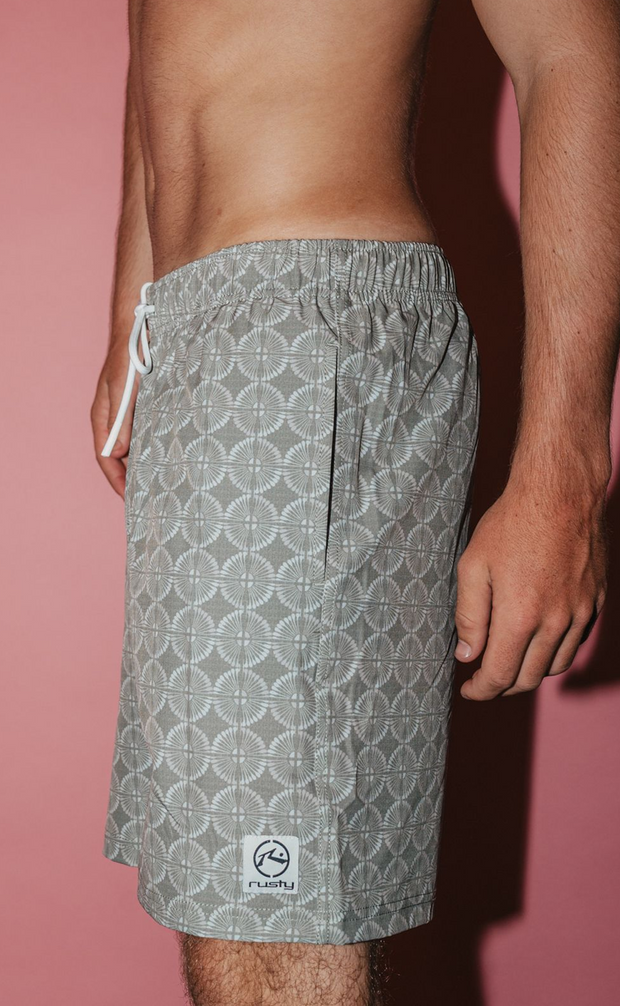 ALL OVER ELASTIC WAIST BOARDSHORT