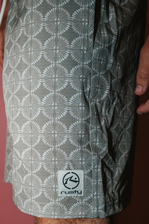 ALL OVER ELASTIC WAIST BOARDSHORT