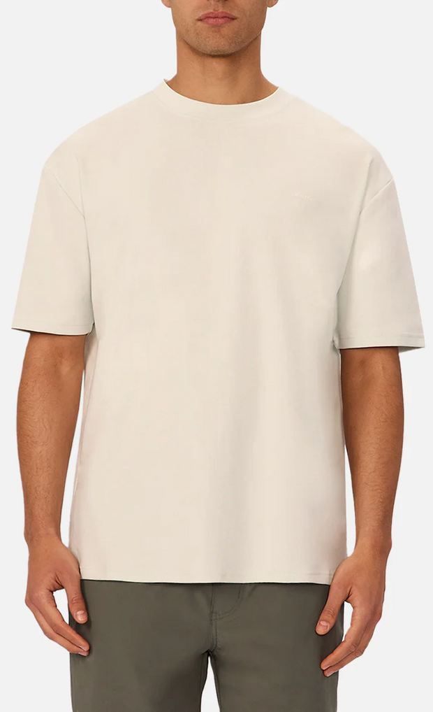 THE NEWPORT TEE