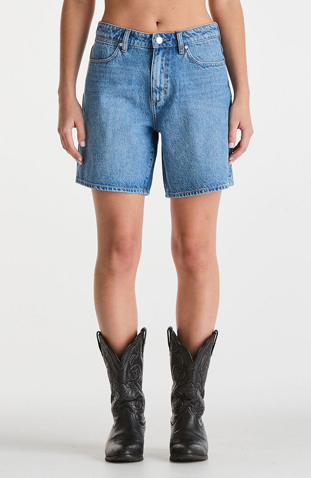 MID STEVIE SHORT TUPELO BLUE